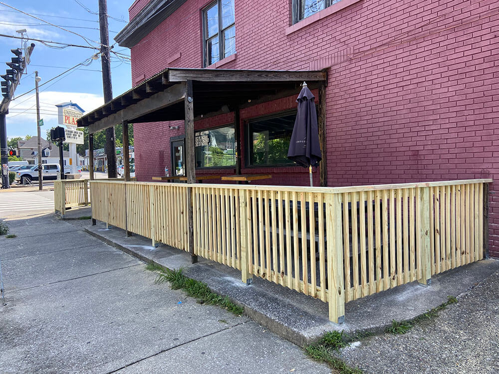 2004carpentry Kentucky fishtank fence 2